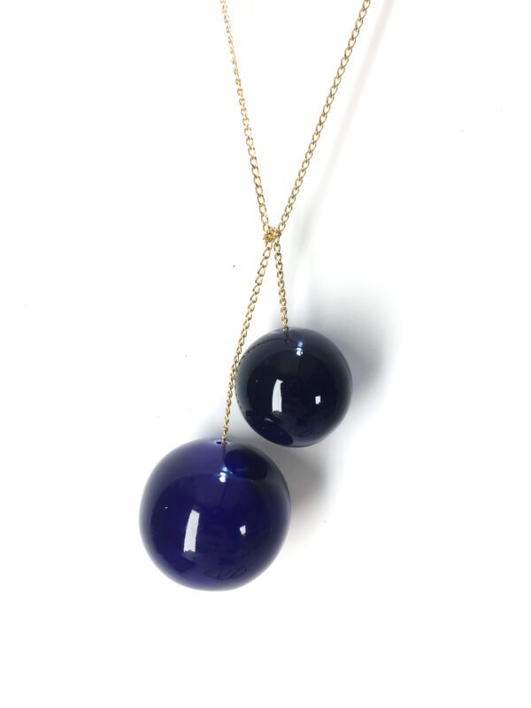 PENDENTIF TAC TAC _ noir et outremer
