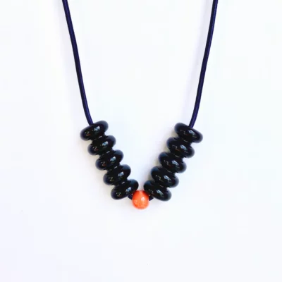 COLLIER EN V ECCOLA