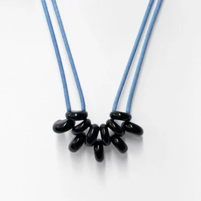 ECCOLA N8 _noir sur corde azur
