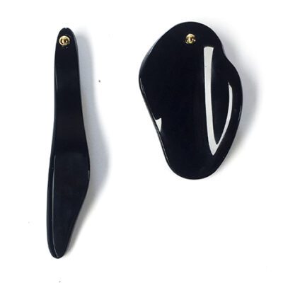 BOUCLES D’OREILLES ASYMÉTRIQUES _ noir